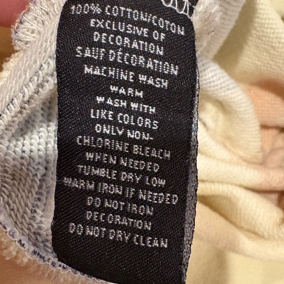 Roku Studio Mens sweatshirt featuring a wolf face size XL unique item - Picture 9 of 13